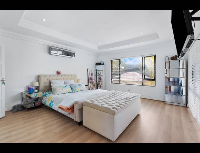 5 BEDROOM HOUSE FOR SALE IN FOURWAYS GARDENS